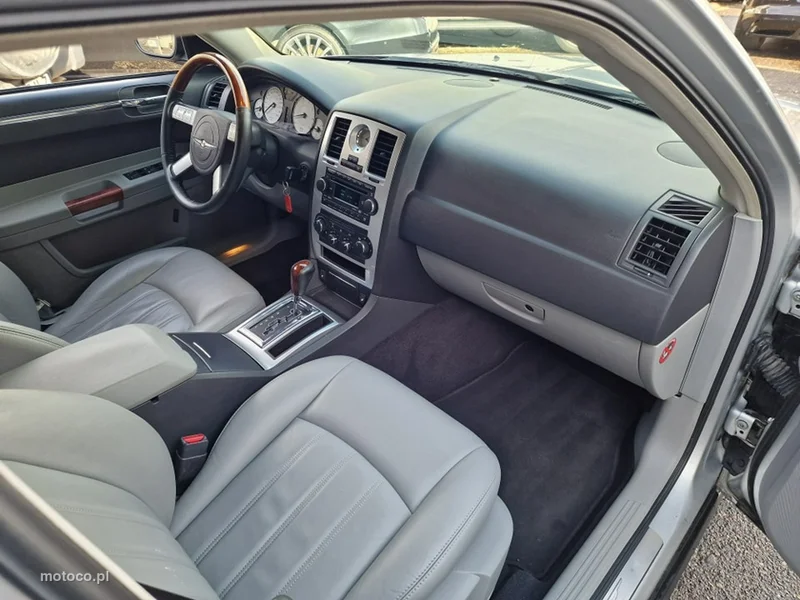 Chrysler 300C 21