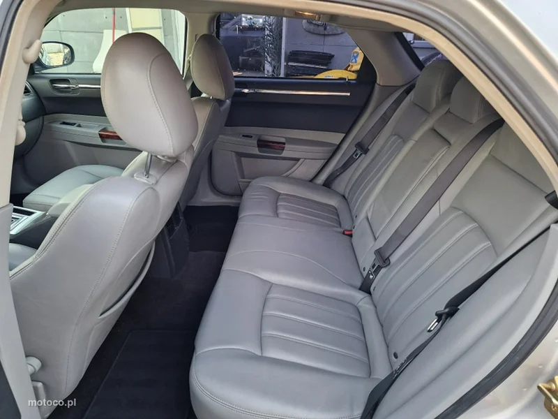 Chrysler 300C 23