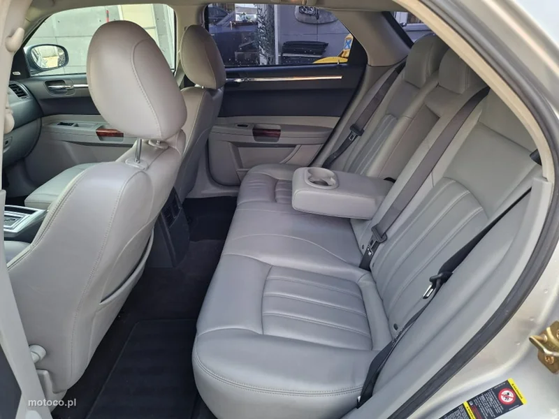 Chrysler 300C 24