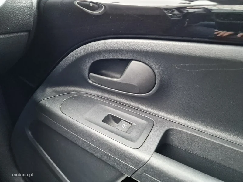 Volkswagen up! 13