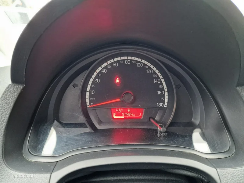 Volkswagen up! 8