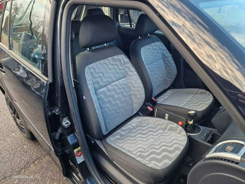 Skoda Fabia II 20