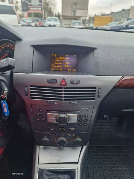Opel Astra H 14