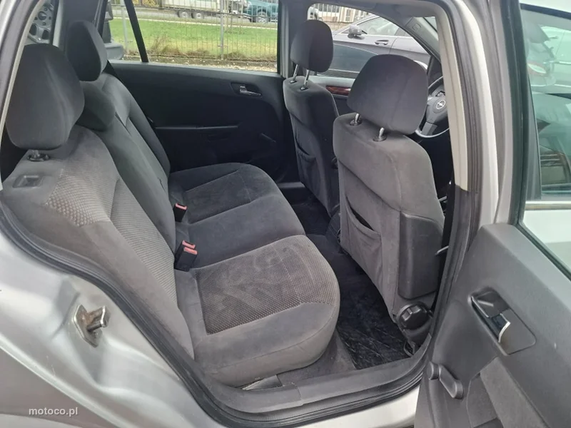 Opel Astra H 21