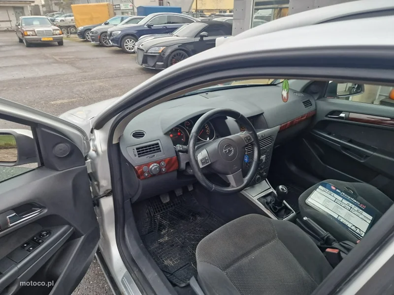 Opel Astra H 6