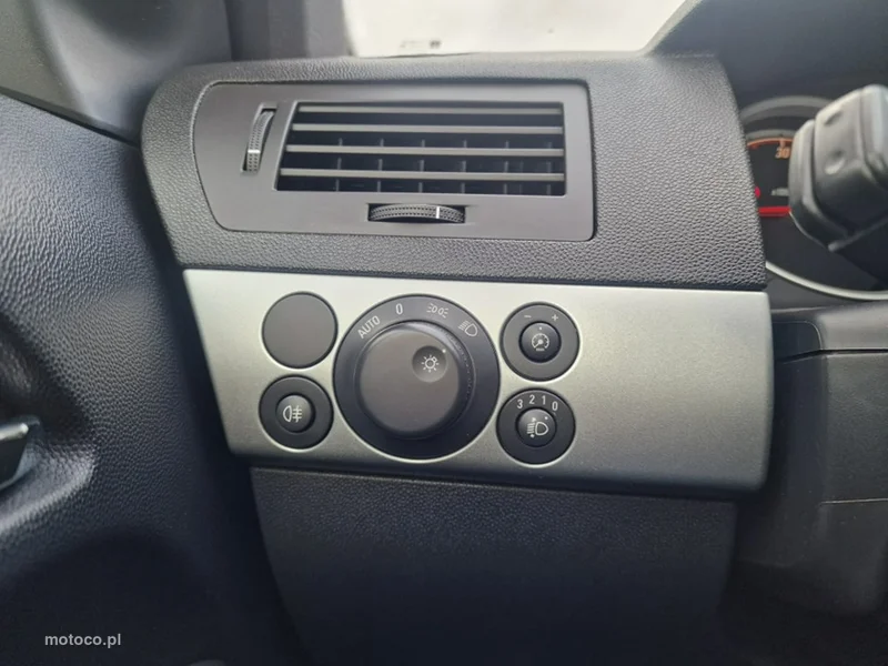 Opel Astra H 11