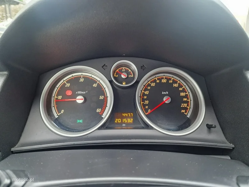 Opel Astra H 9