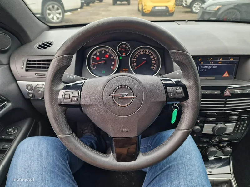 Opel Astra H 8