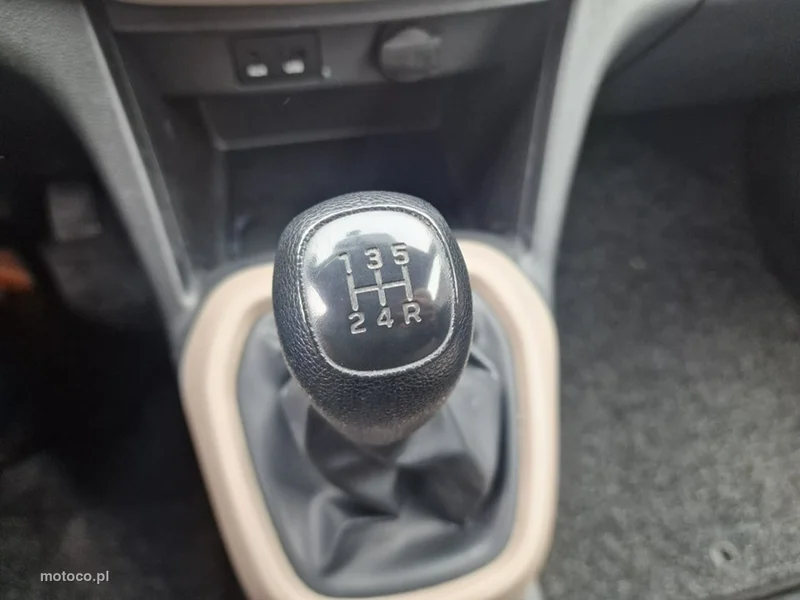 Hyundai i10 16