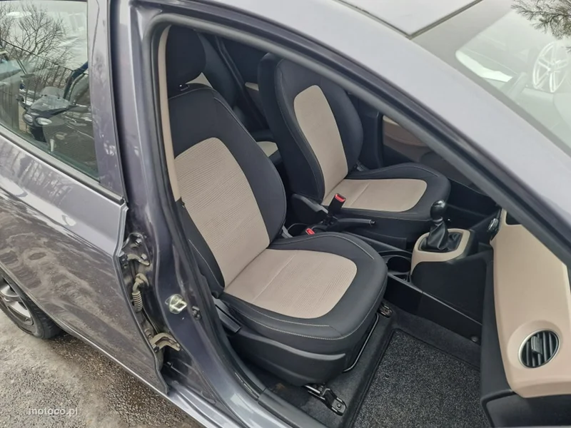 Hyundai i10 17