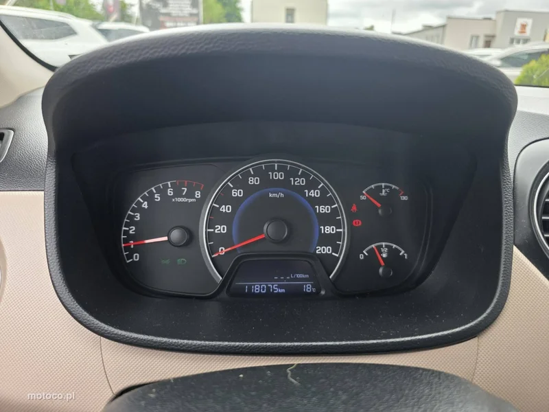 Hyundai i10 9