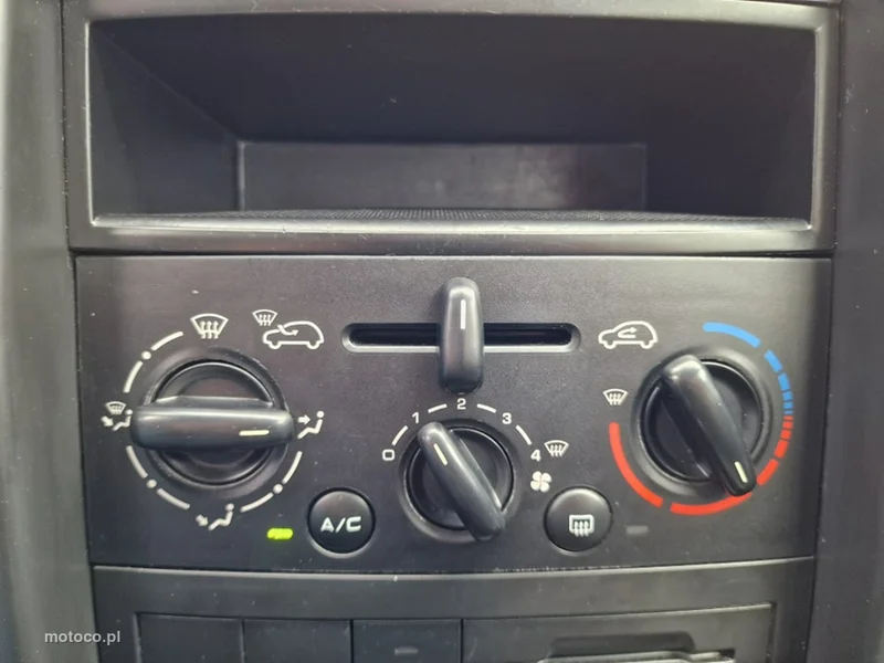 Peugeot 207 15