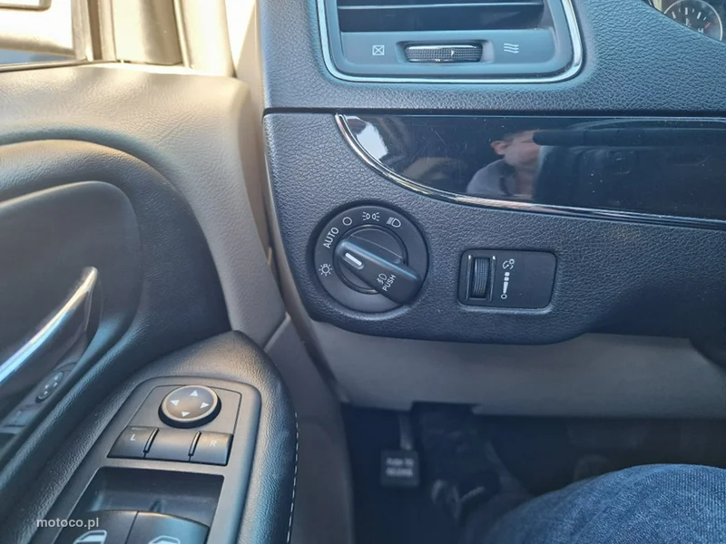 Dodge Grand Caravan 11
