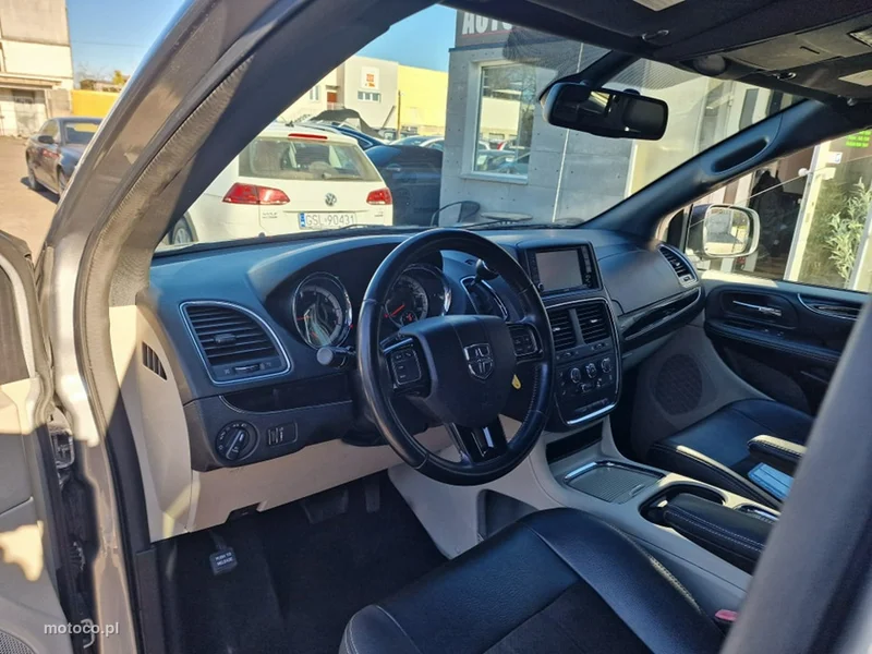 Dodge Grand Caravan 7