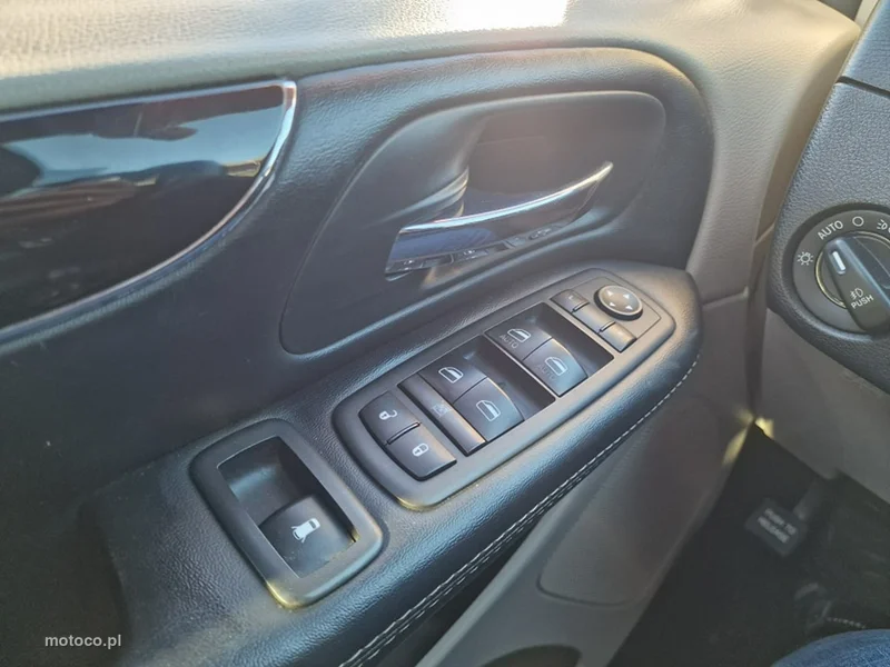Dodge Grand Caravan 10