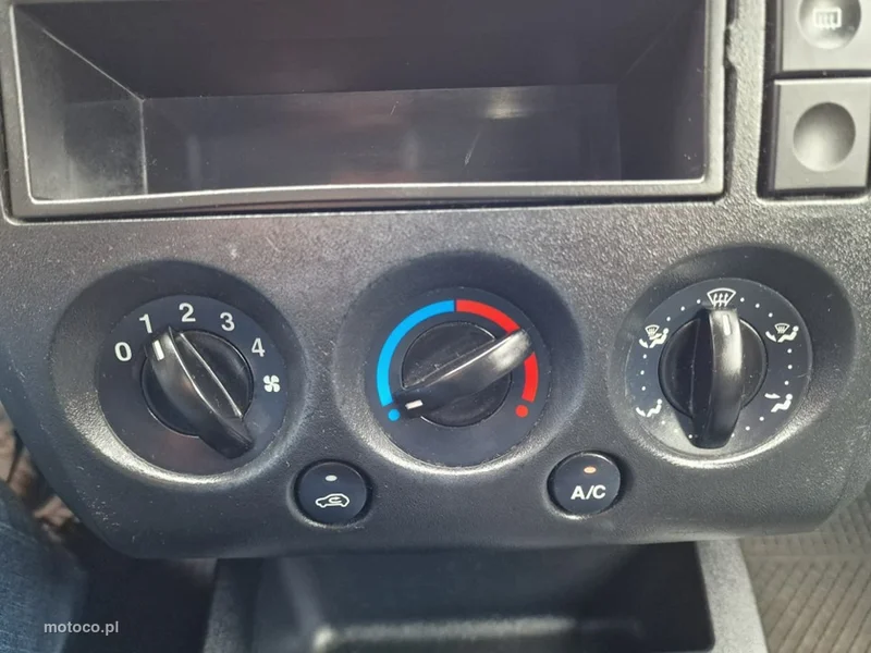 Ford Fiesta V 12