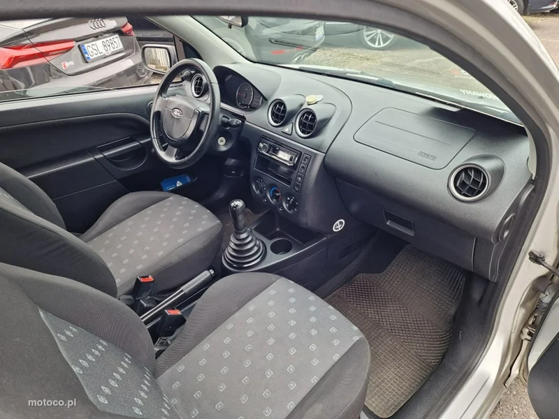 Ford Fiesta V 13