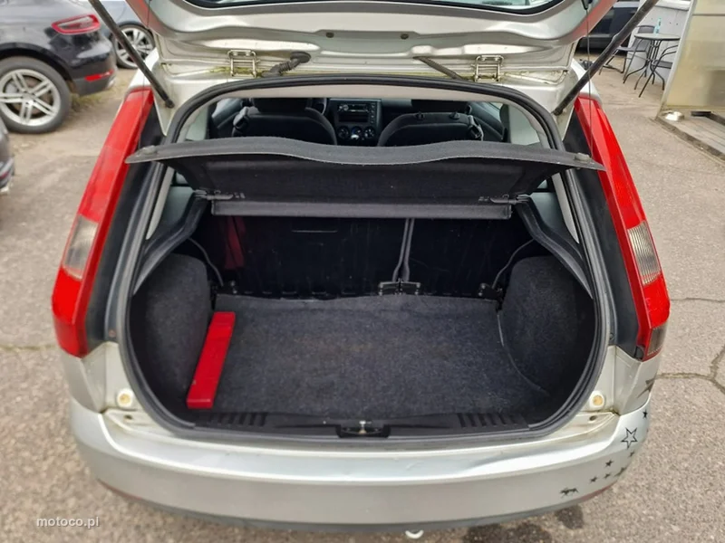 Ford Fiesta V 16