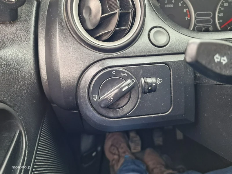 Ford Fiesta V 9