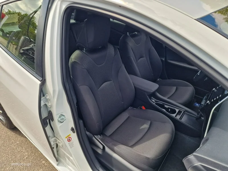 Toyota Prius+ XW50 26
