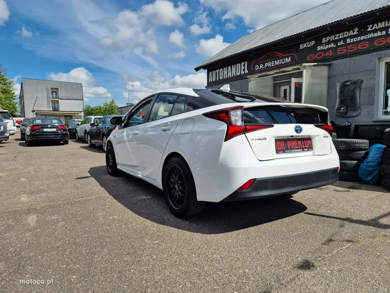 Toyota Prius+ XW50 4