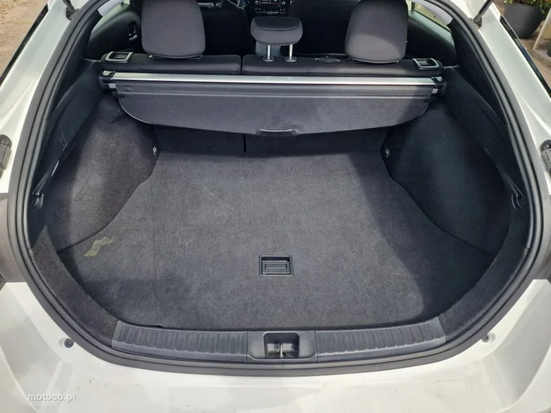 Toyota Prius+ XW50 32