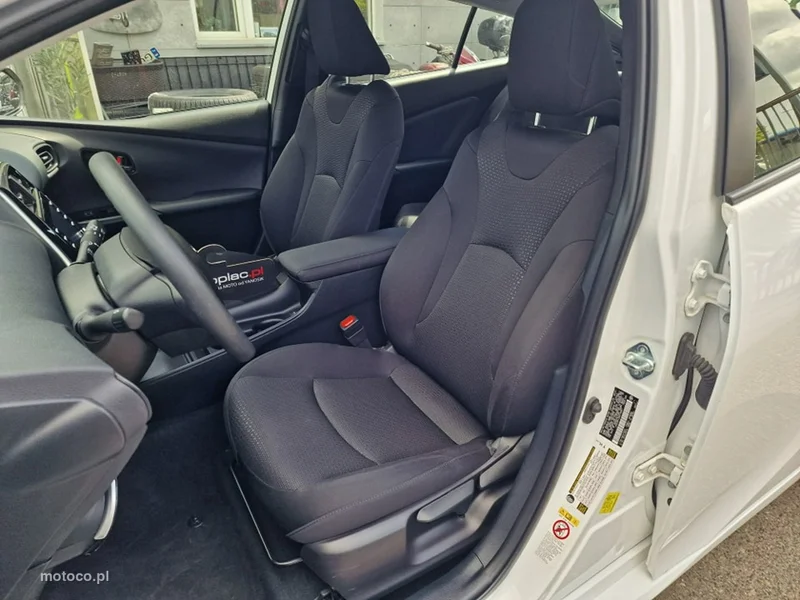 Toyota Prius+ XW50 6