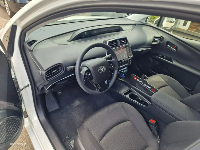 Toyota Prius+ XW50 7