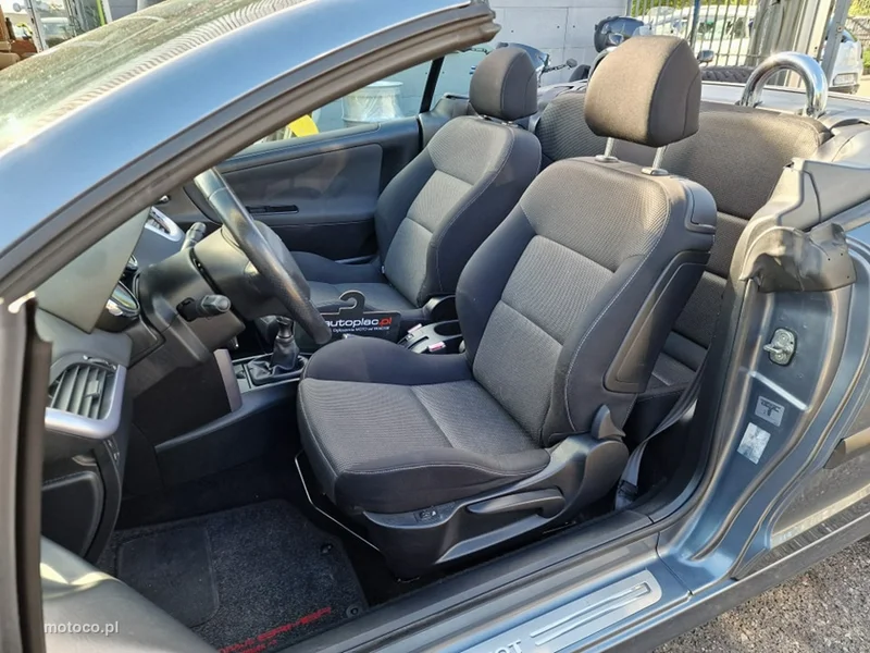 Peugeot 207 CC 11