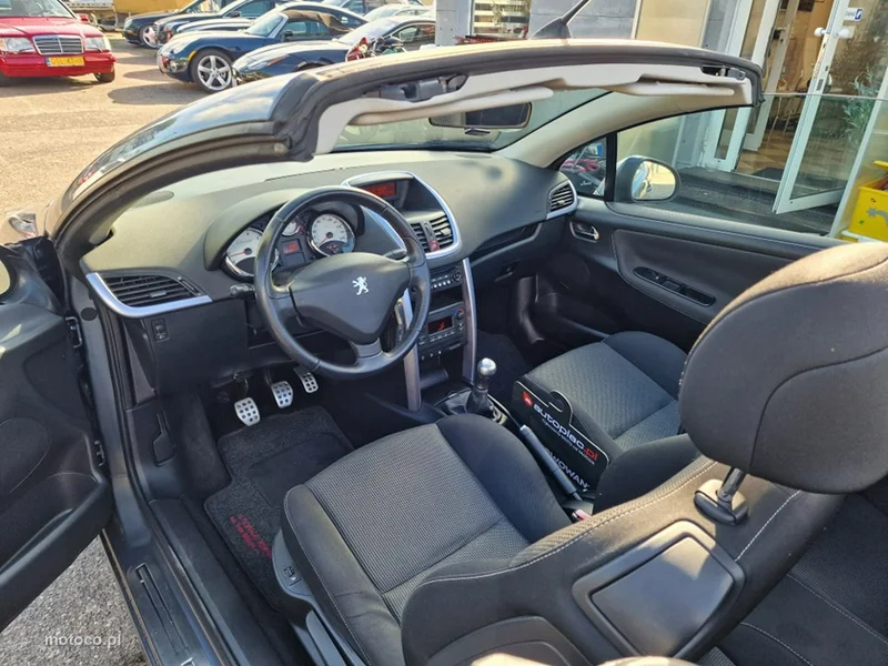 Peugeot 207 CC 13