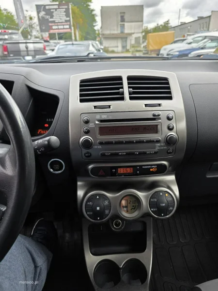 Toyota Urban Cruiser 16