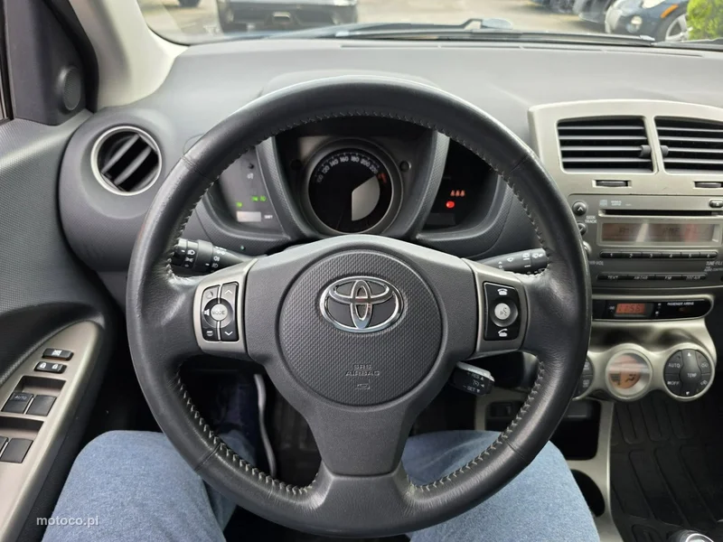 Toyota Urban Cruiser 8
