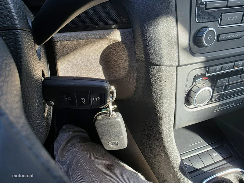 Volkswagen Golf VI 13