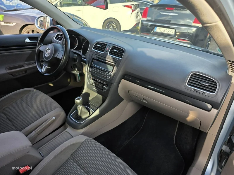 Volkswagen Golf VI 22