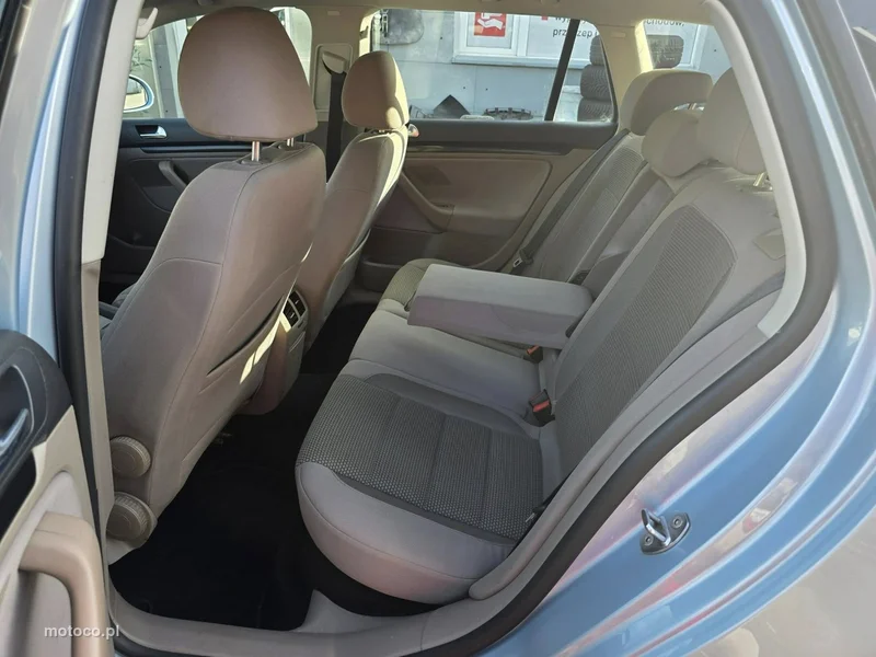 Volkswagen Golf VI 25