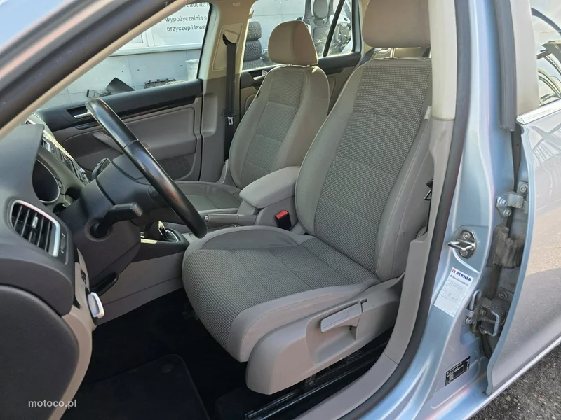 Volkswagen Golf VI 6