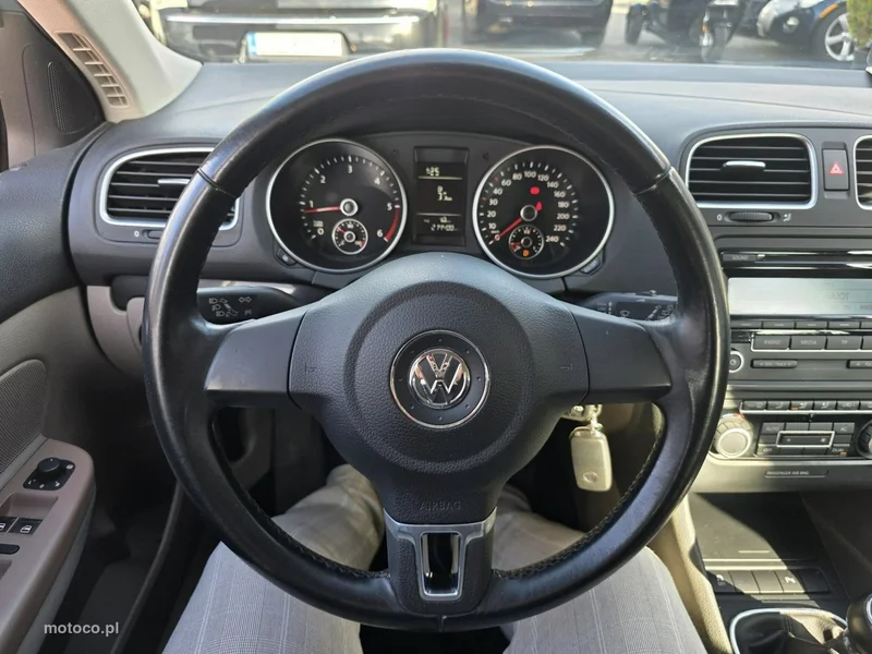 Volkswagen Golf VI 8