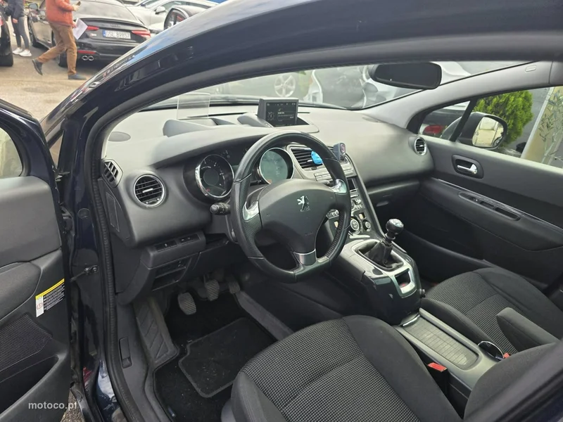 Peugeot 5008 8