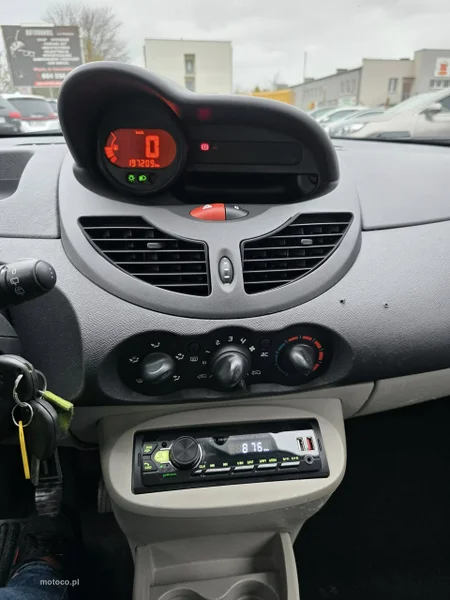 Renault Twingo II 11