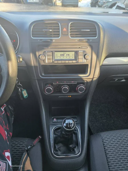 Volkswagen Golf VI 15