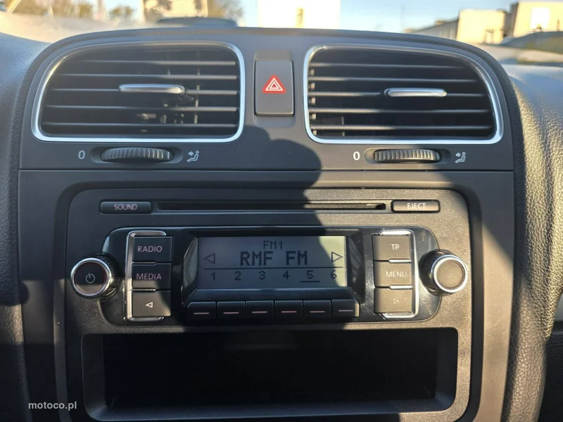 Volkswagen Golf VI 16