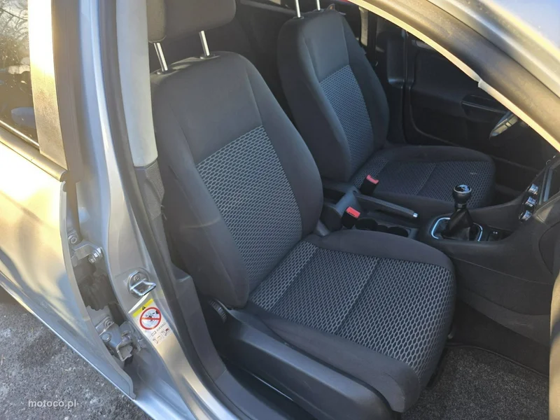 Volkswagen Golf VI 21