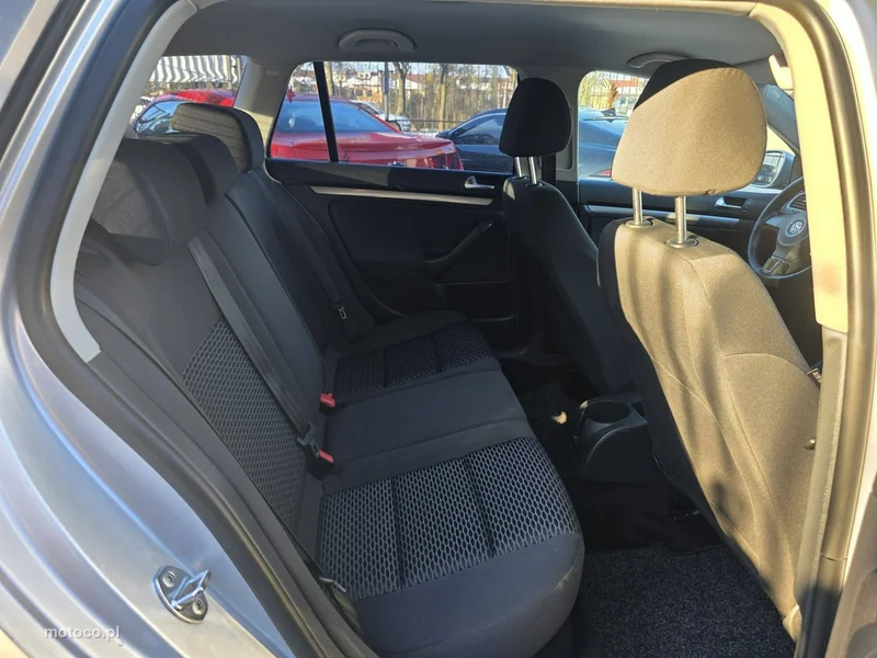 Volkswagen Golf VI 23