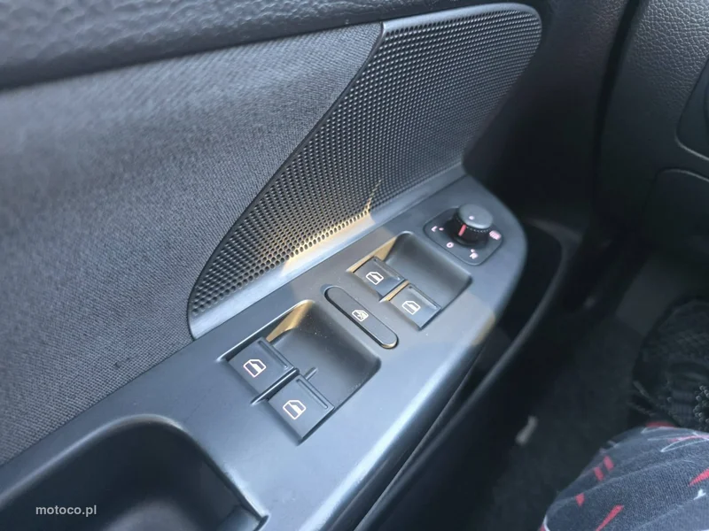Volkswagen Golf VI 10