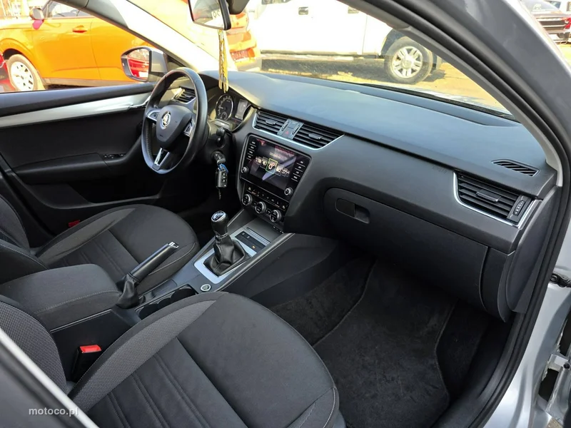 Skoda Octavia III 33