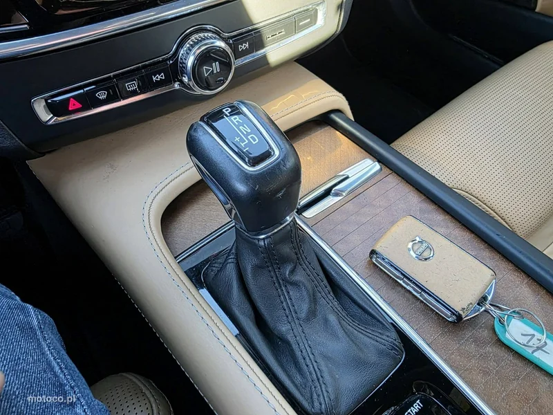 Volvo S90 24