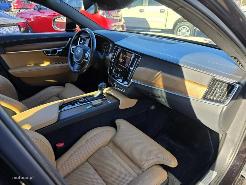 Volvo S90 28