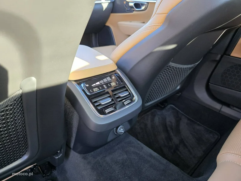Volvo S90 30