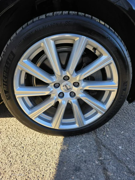 Volvo S90 36