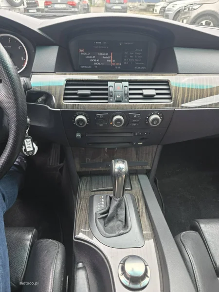 BMW Seria 5 E60 530 15